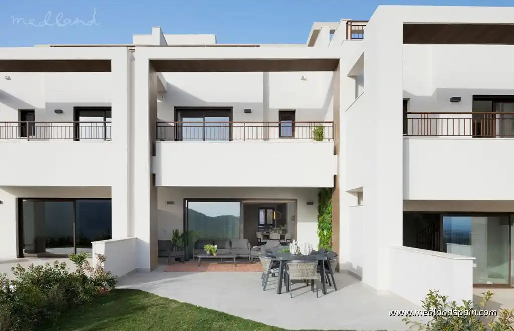 Adosado con piscina en venta en Istán