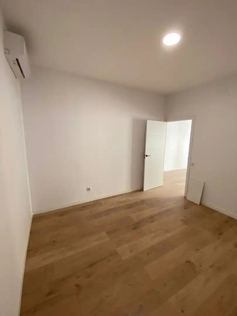 Piso en venta en Barcelona con Parquet y Horno