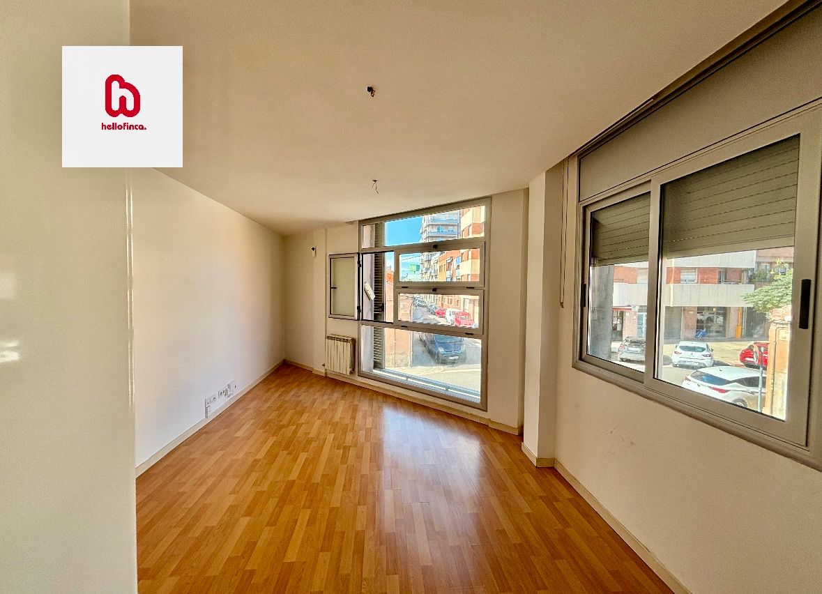 Piso en venta en Sabadell con Calefacción, Parquet y Horno