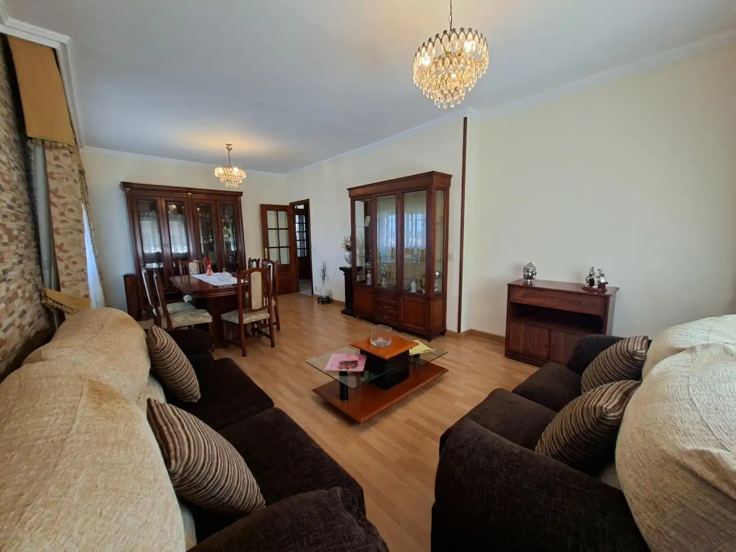 Sala d'estar de Casa o xalet en venda en Vilagarcía de Arousa amb Calefacció, Jardí privat i Terrassa