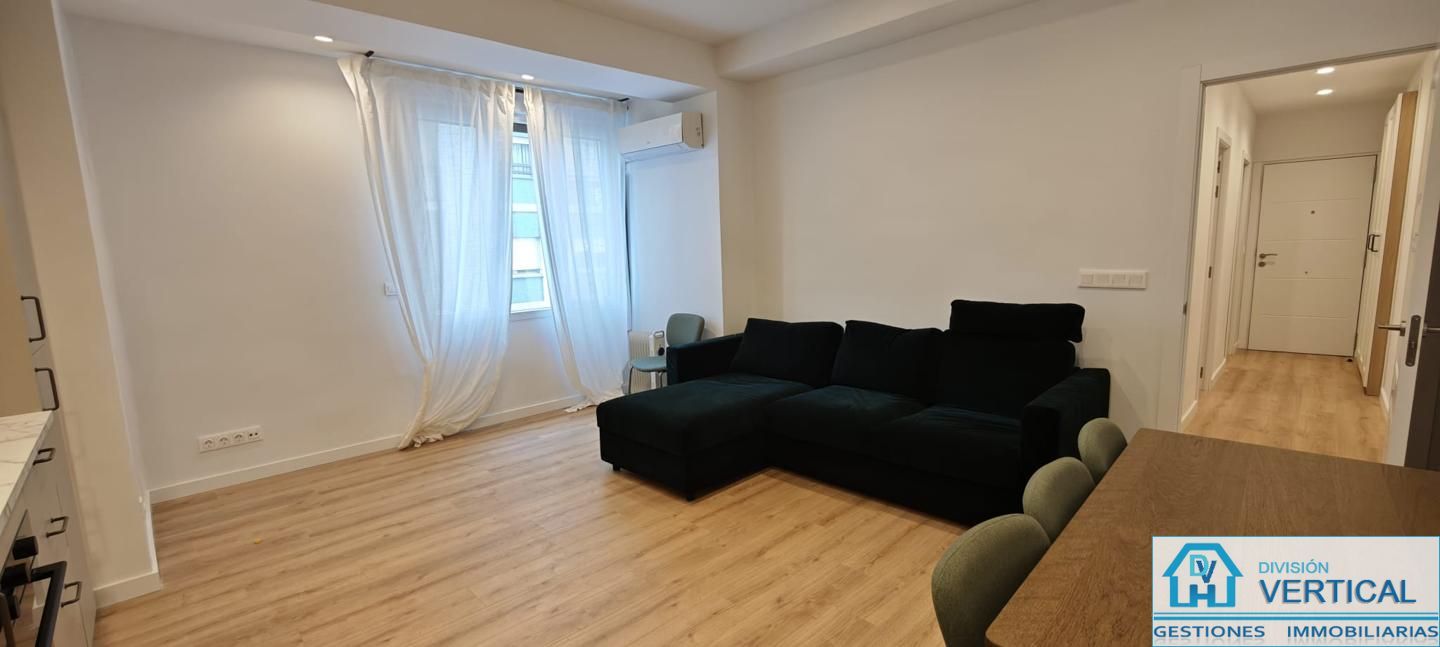 Sala d'estar de Pis de lloguer en  Valencia Capital amb Aire condicionat, Calefacció i Moblat