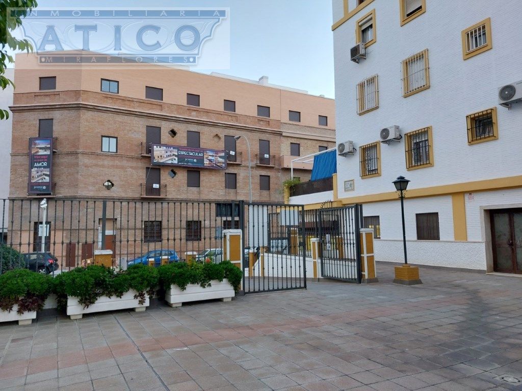Vista exterior de Local de lloguer en  Sevilla Capital