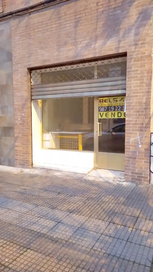 Local comercial en venda a Flores de Sil - La Placa, imagen 2