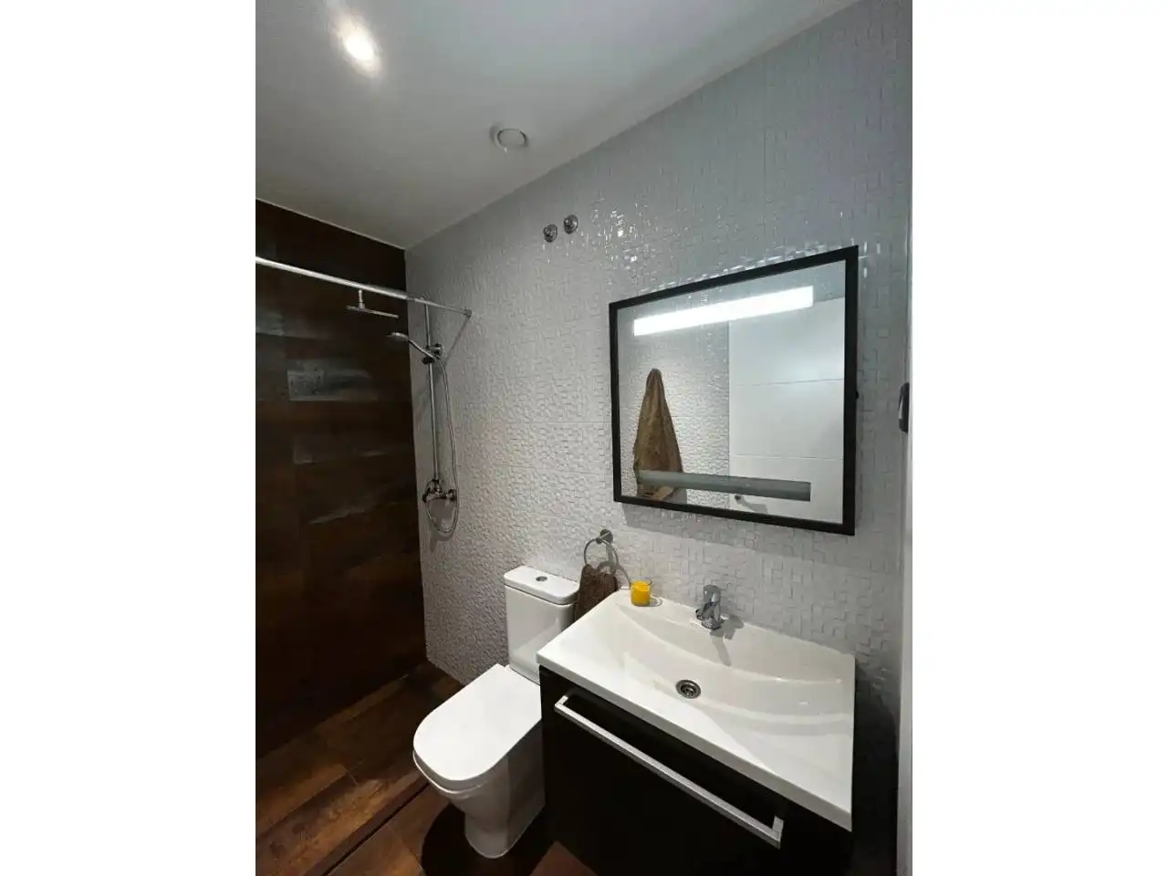Bathroom of Study for sale in L'Hospitalet de Llobregat  with Air Conditioner, Heating and Parquet flooring