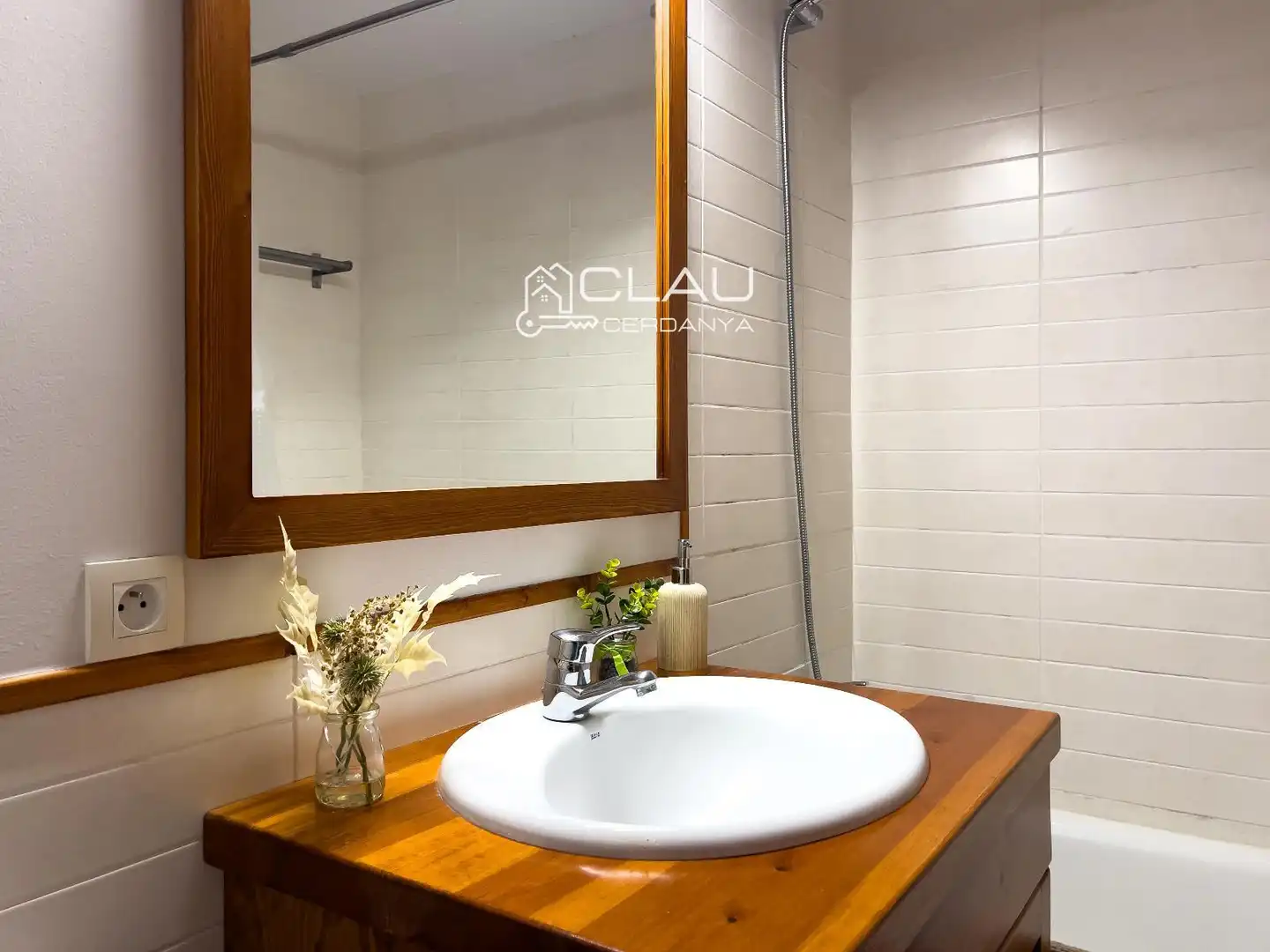 Baño de Piso de alquiler en Osséja con Calefacción, Jardín privado y Parquet