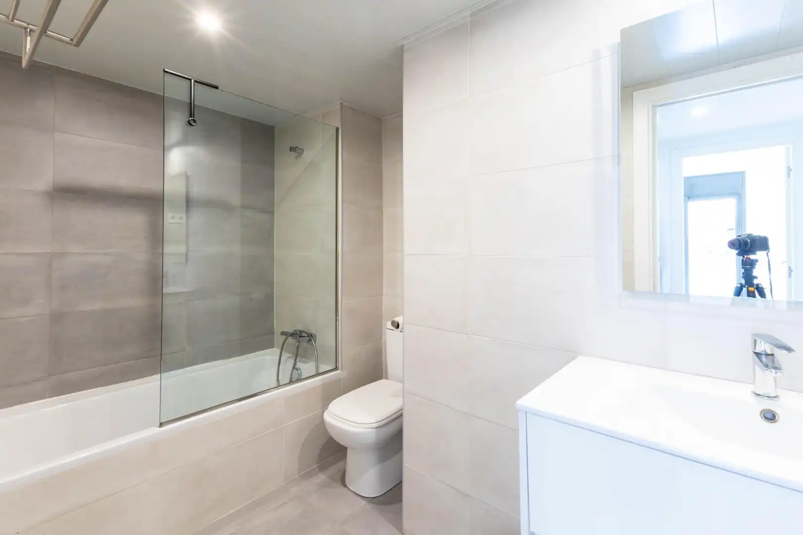 Badezimmer von Maisonette zum Verkauf in Barcelona mit Klimaanlage, Parkett und Terrasse