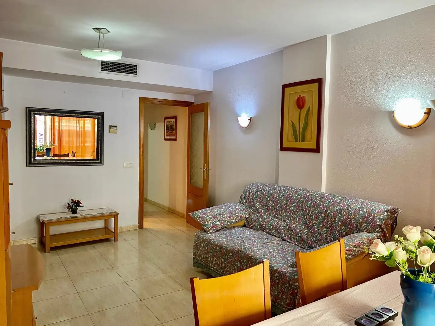Wohnzimmer von Erdgeschoss zum Verkauf in Calafell mit Terrasse und Balkon