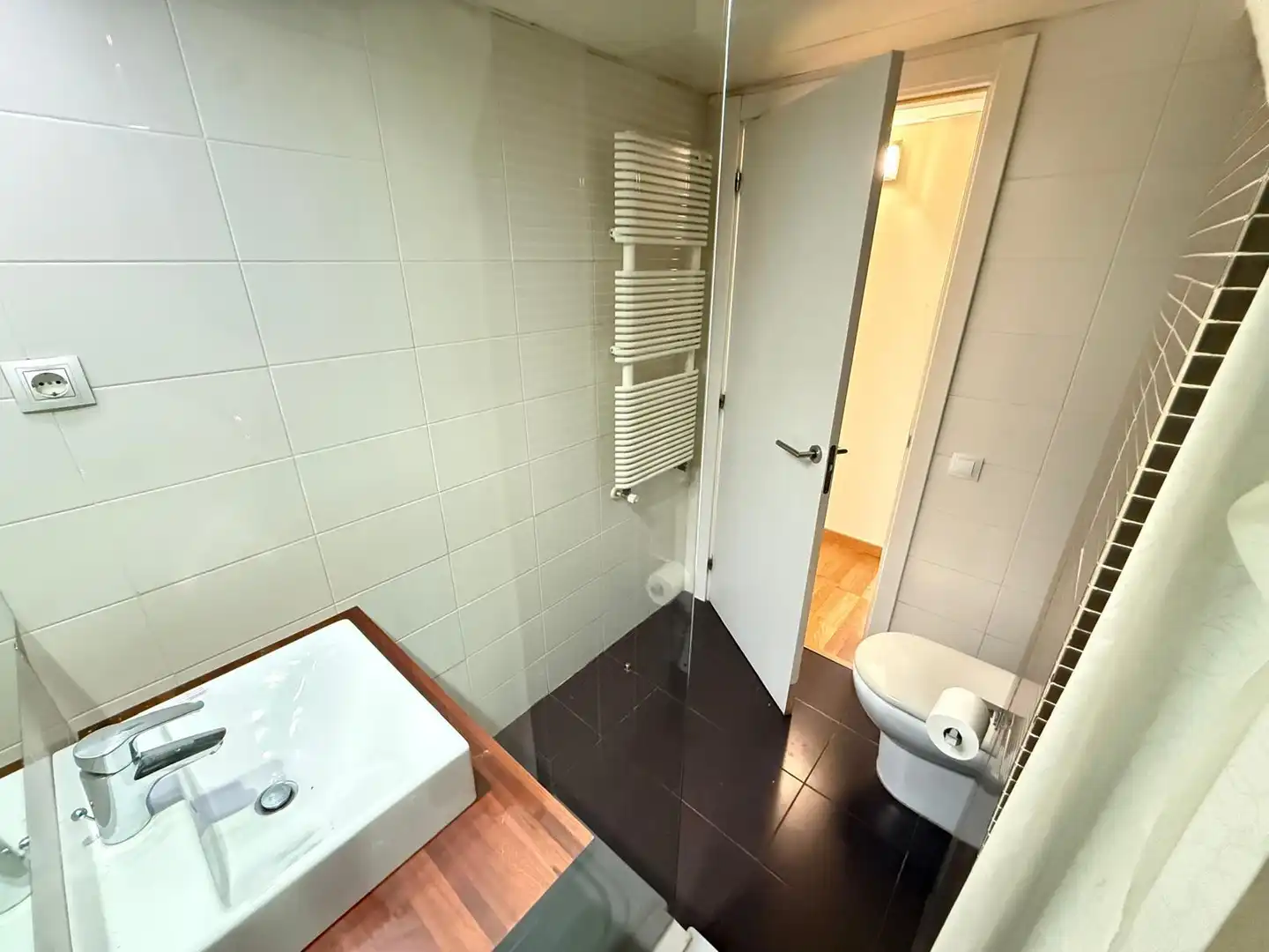Bathroom of Flat for rent in Barcelona  with Air Conditioner, Heating and Parquet flooring