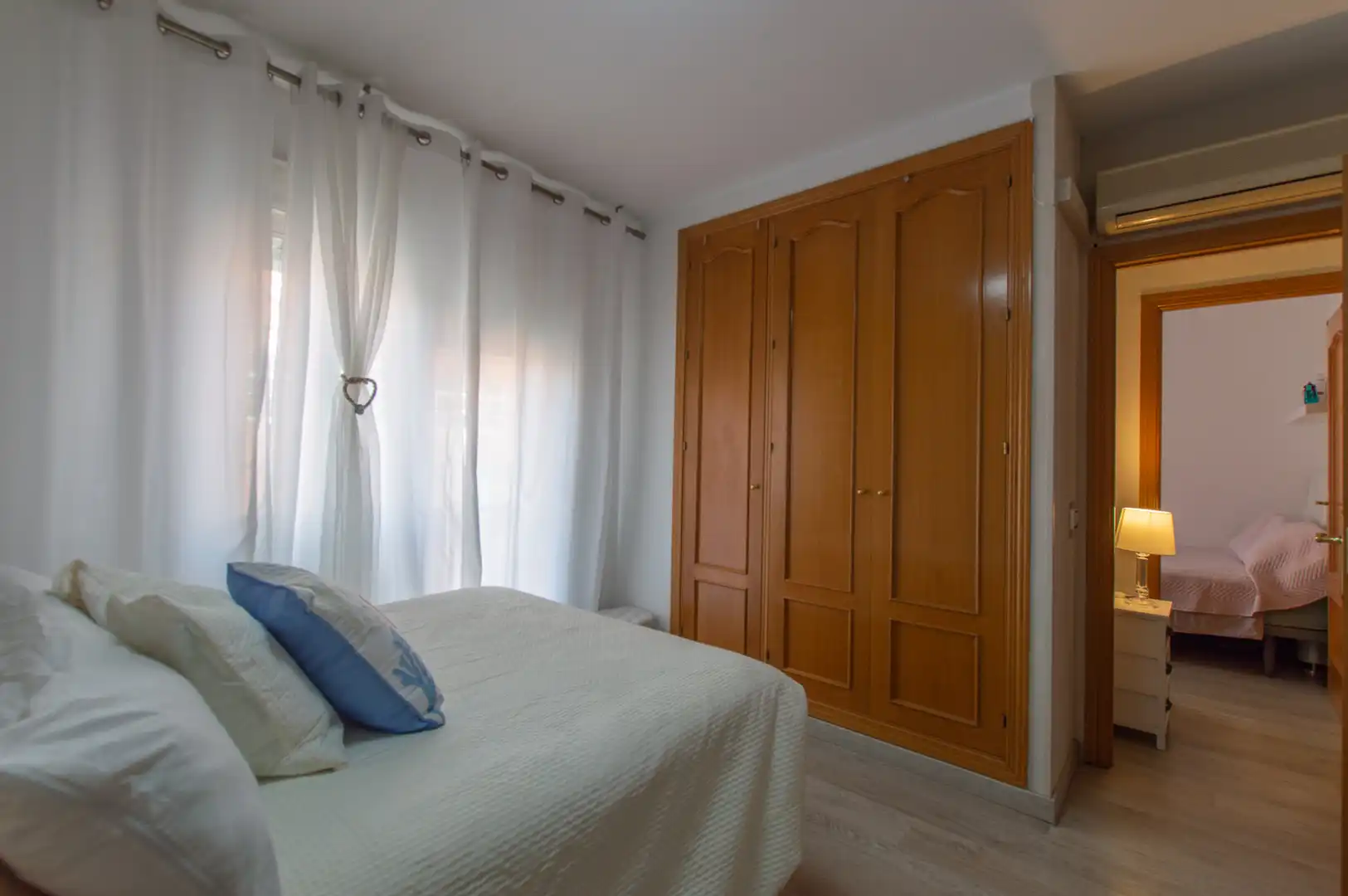 Habitación de Casa adosada en venta en Alcalá de Henares con Aire acondicionado, Calefacción y Terraza