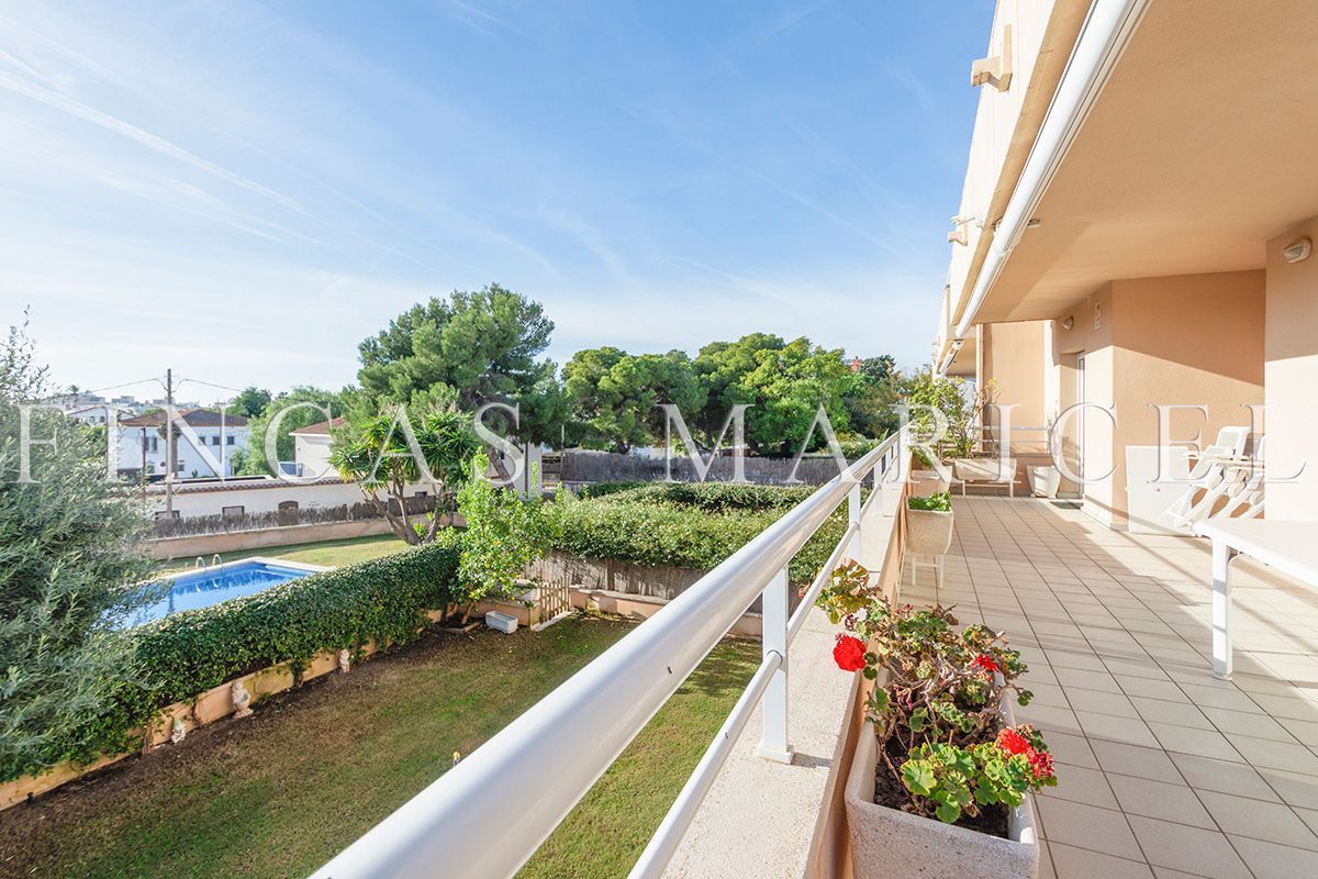Garden of Flat for sale in Sitges  with Air Conditioner, Heating and Terrace