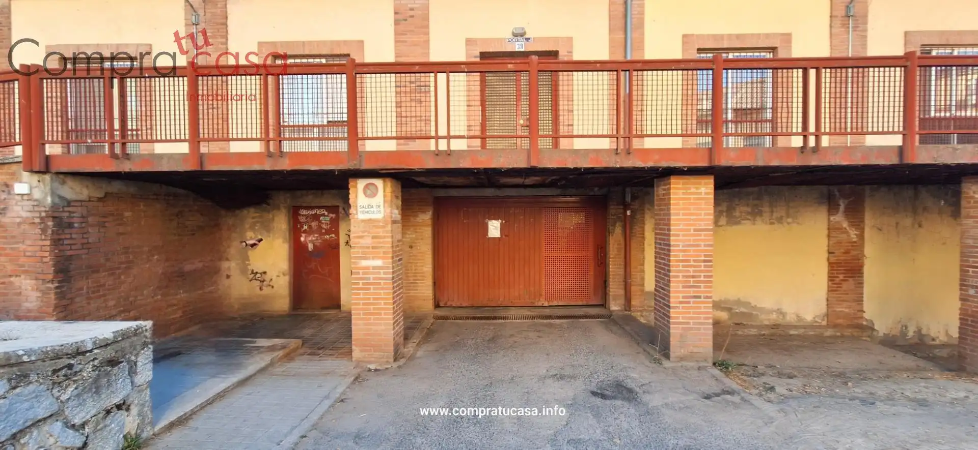 Aparcament de Pis en venda en Segovia amb Parquet, Traster i Alarma