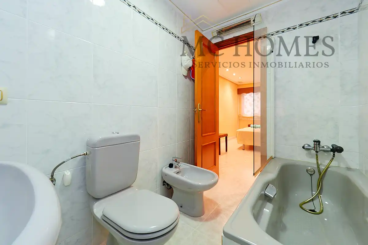 Bathroom of Flat for sale in Santa Pola  with Air Conditioner, Heating and Oven
