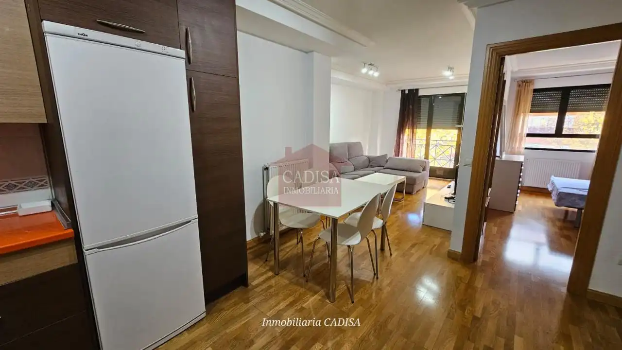 Sala d'estar de Pis de lloguer en Salamanca amb Calefacció, Traster i Moblat