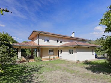 Casa amb jardí en venda a Oviedo - MONTECANALES 34