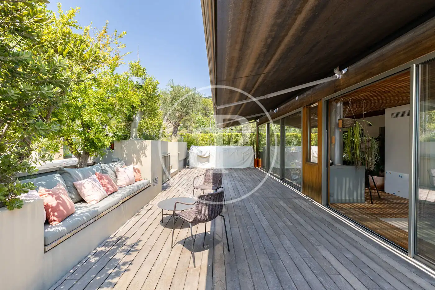 Terrassa de Pis en venda en Barcelona amb Aire condicionat, Calefacció i Jardí privat
