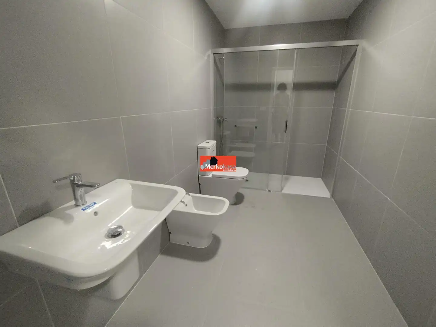Bathroom of Flat for rent in Lugo  with Terrace, Storage room and Balcony