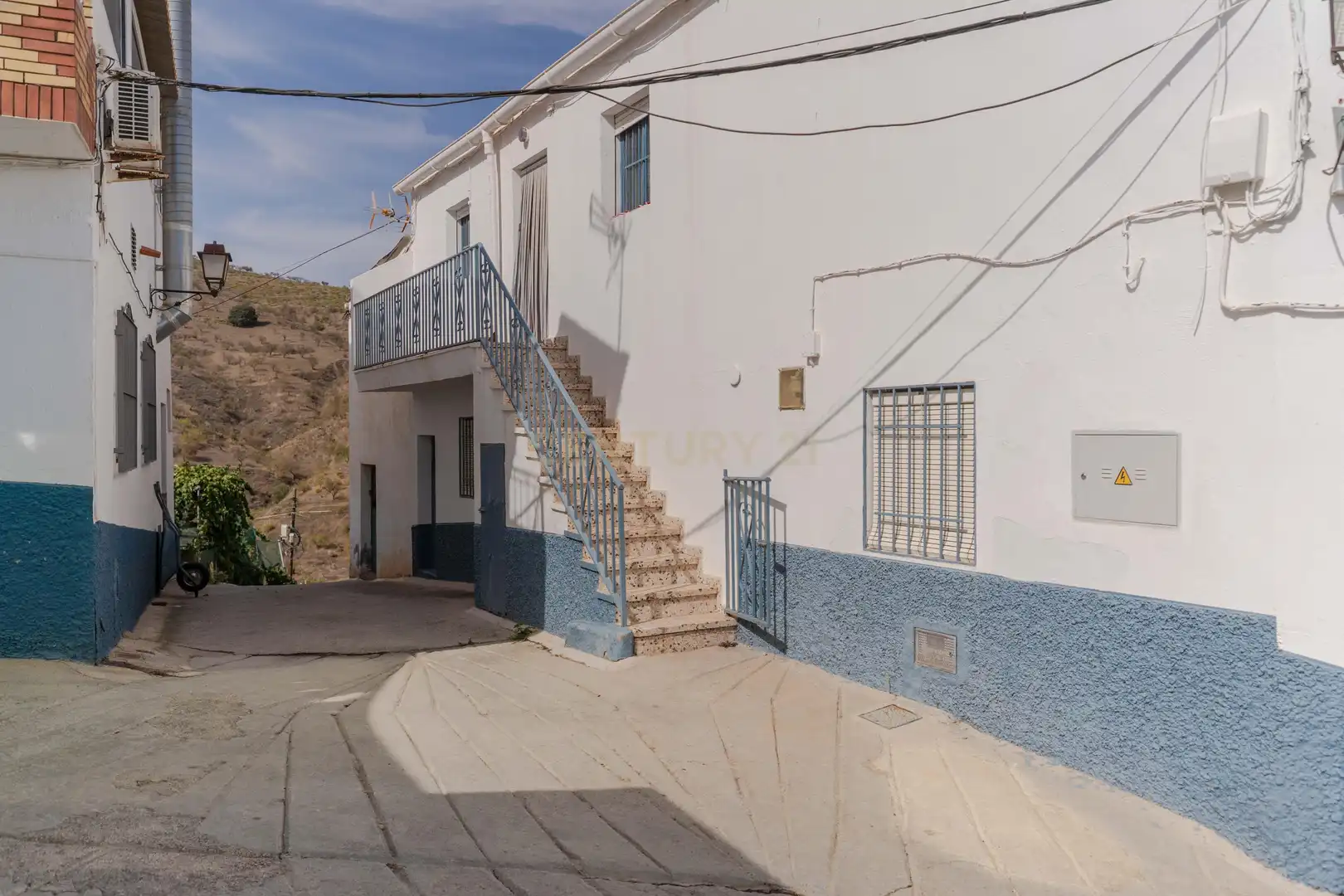 Vista exterior de Casa adosada en venta en Albuñol con Trastero, Microondas y Balcón