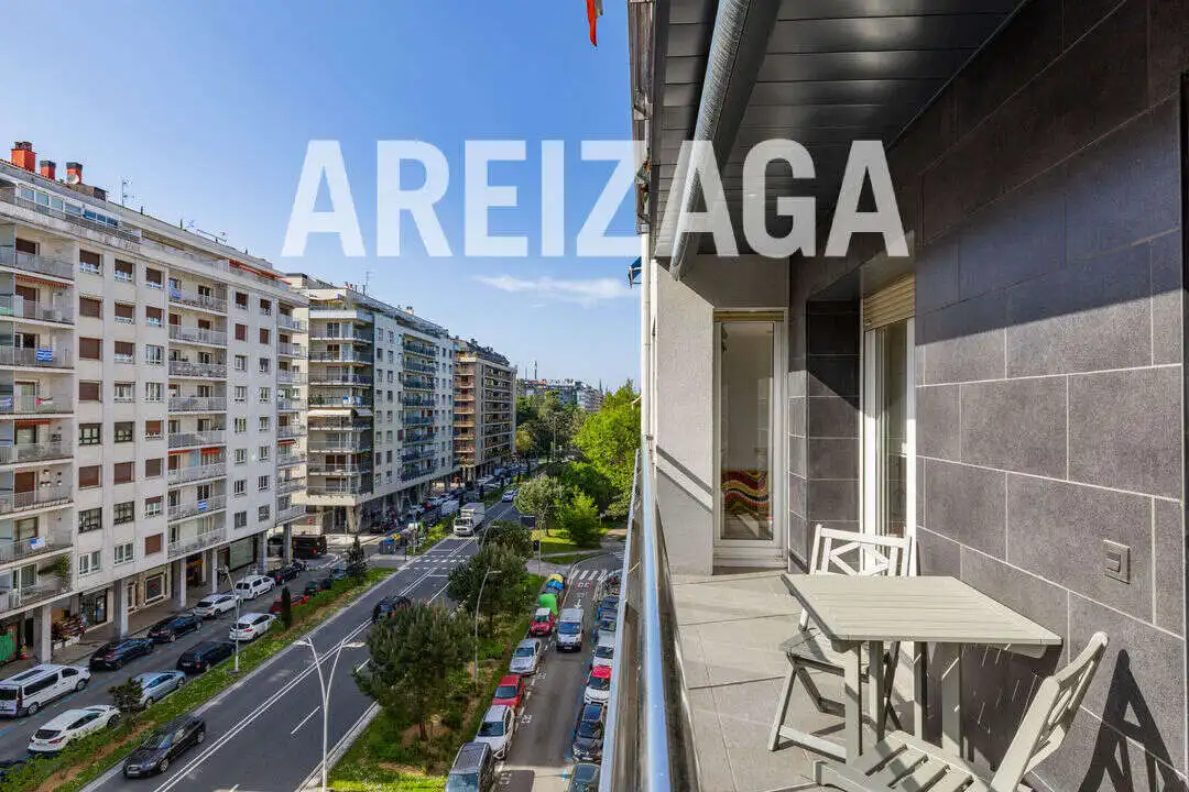 Exterior view of Flat for sale in Donostia - San Sebastián   with Heating, Terrace and Balcony