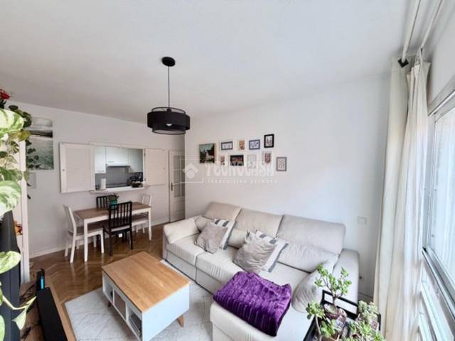 Piso en Venta en C. de Julián Camarillo en Simancas