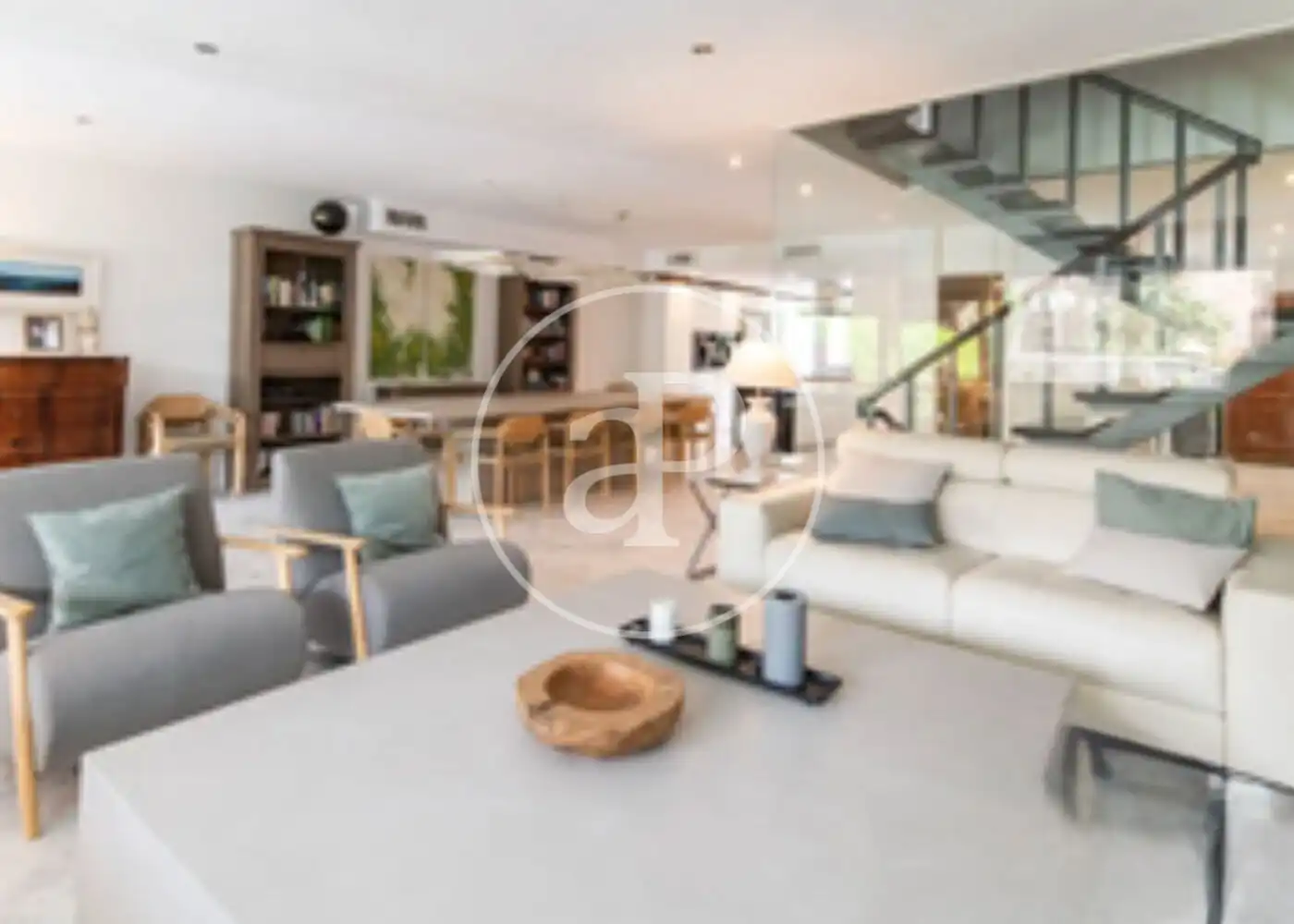 Sala de estar de Casa o chalet en venta en La Moraleja con Aire acondicionado, Calefacción y Jardín privado