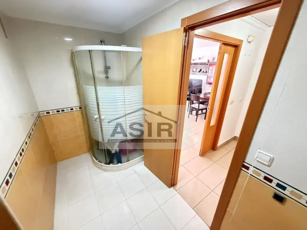 Bany de Pis en venda en Alzira amb Aire condicionat