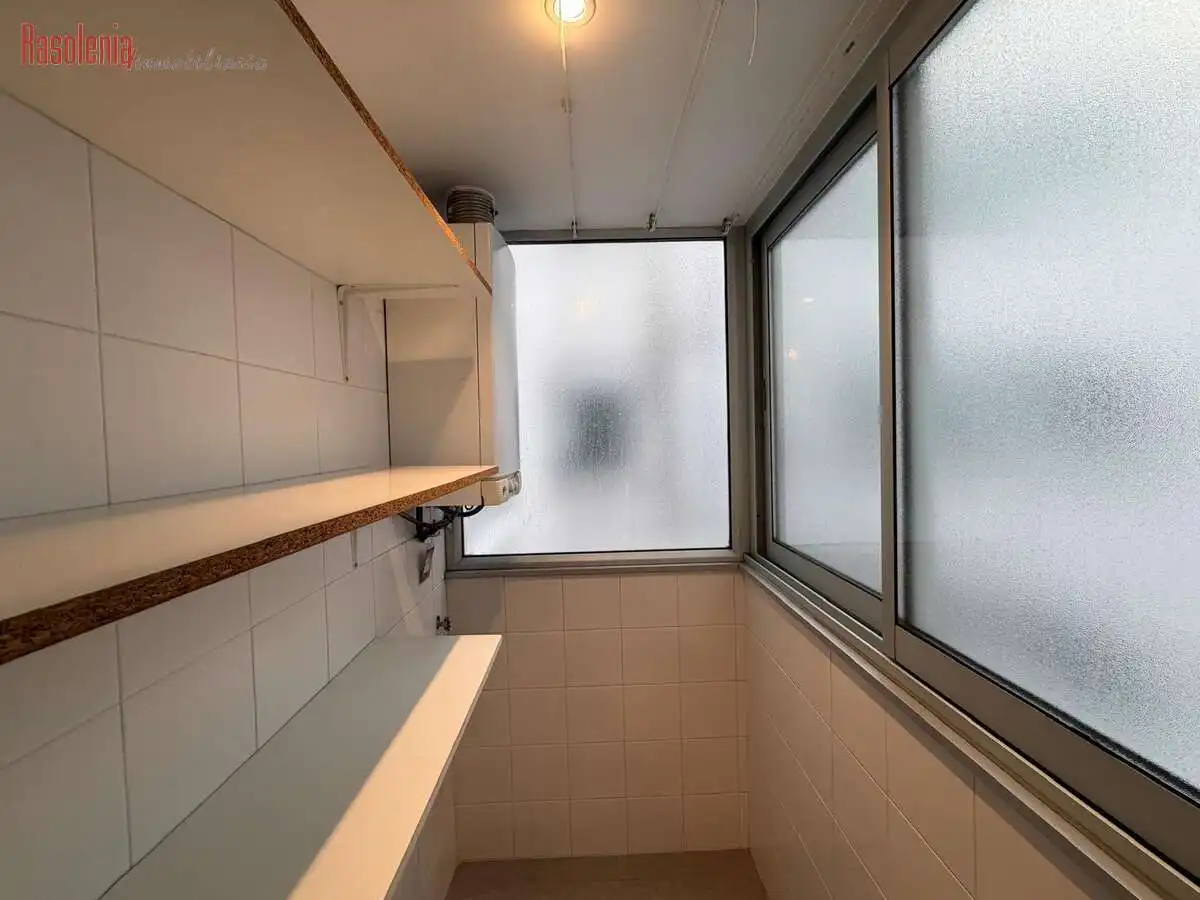Baño de Piso en venta en Narón con Calefacción y Trastero