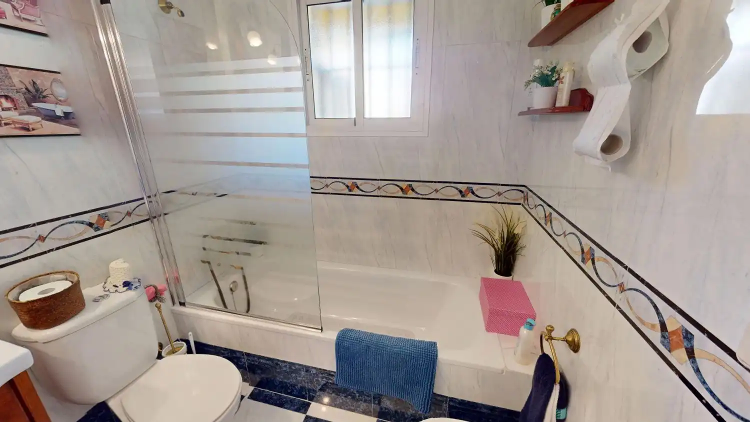 Bany de Casa o xalet en venda en Alcalá de Guadaira amb Aire condicionat i Terrassa