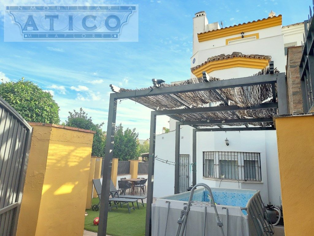 Exterior view of House or chalet for sale in Bormujos