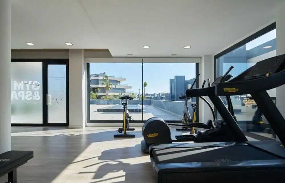 Dormitori de Apartament de lloguer en Estepona amb Aire condicionat, Terrassa i Traster