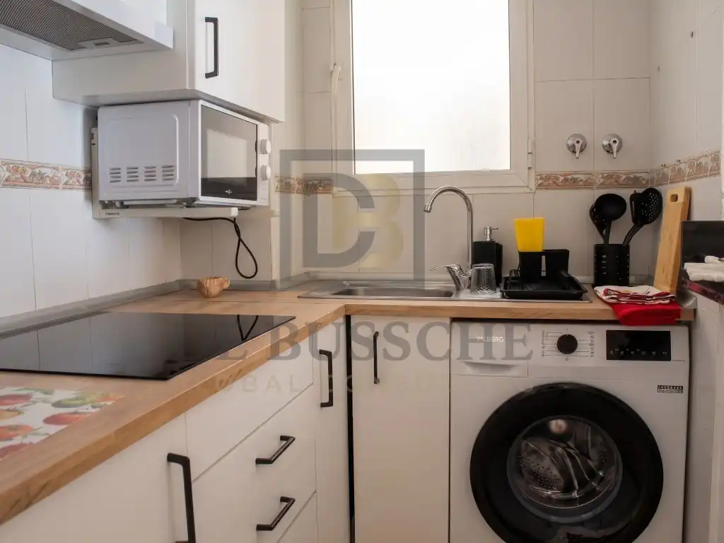 Cocina de Piso de alquiler en Torrevieja con Piscina, Amueblado y Lavadora