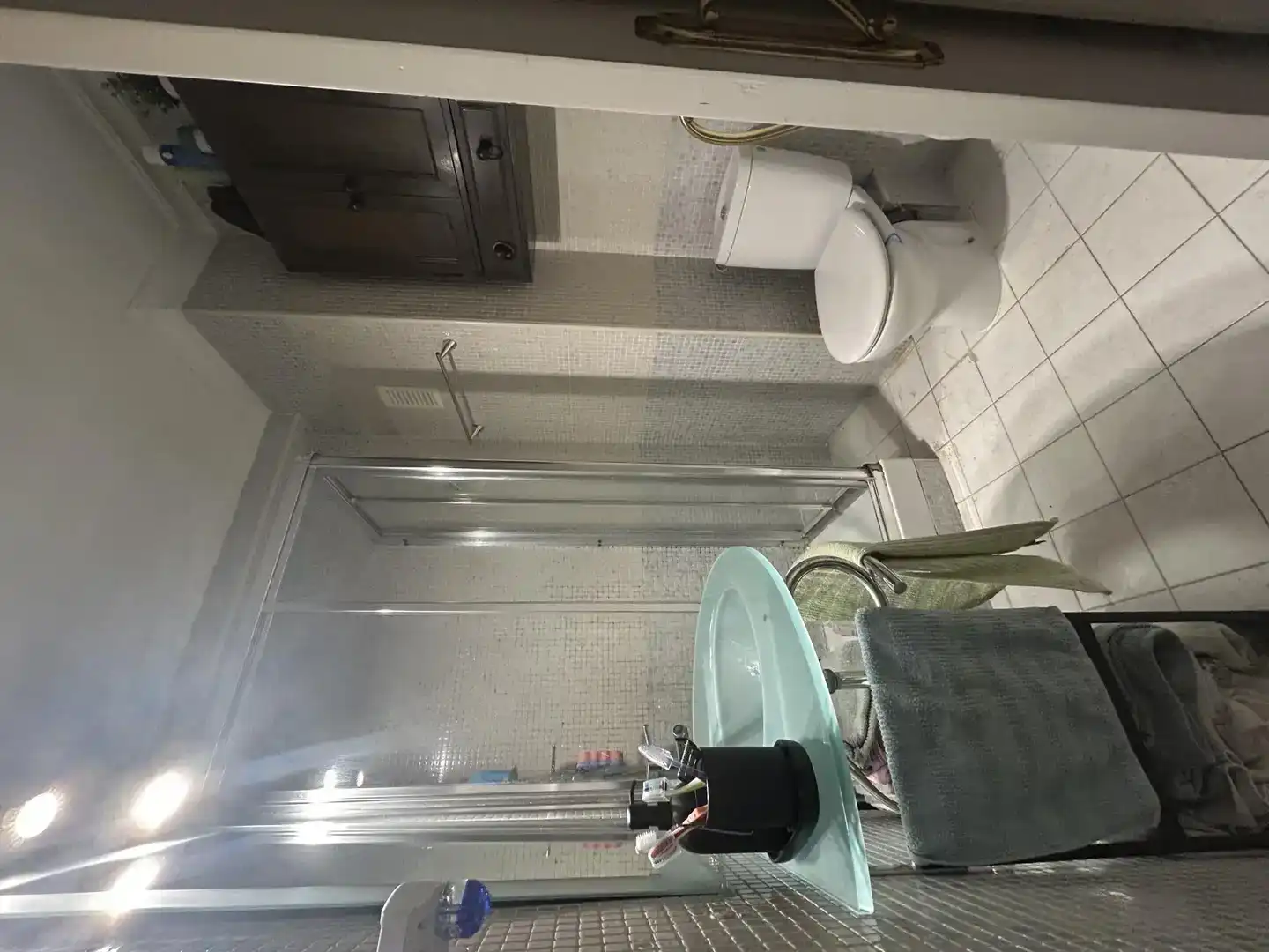 Badezimmer von Wohnung zur Miete in  Sevilla Capital mit Klimaanlage
