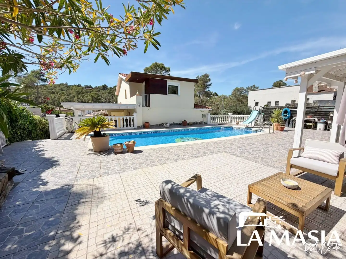 Casa amb piscina en venda a Olivella