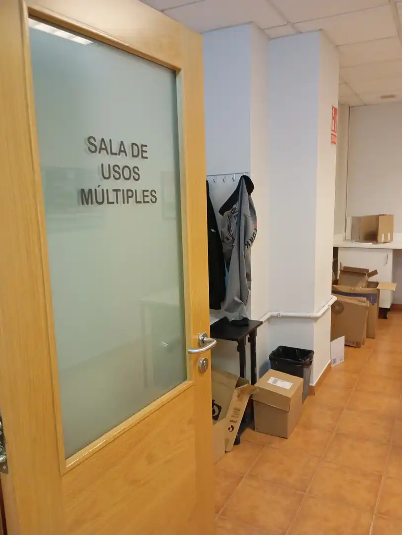 Oficina de alquiler en Oviedo  con Calefacción