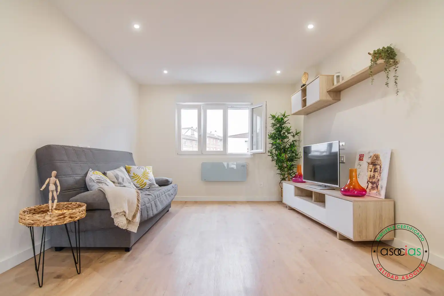 Living room of Flat for sale in Corvera de Asturias  with Heating, Private garden and Furnished