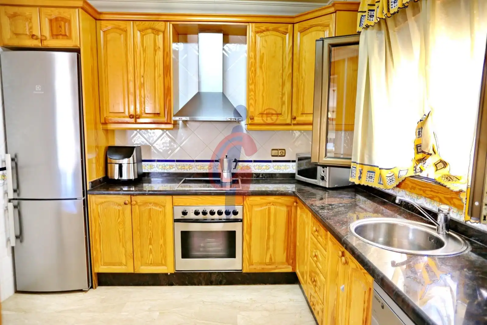 Cocina de Casa o chalet en venta en Guardamar del Segura con Aire acondicionado, Jardín privado y Terraza