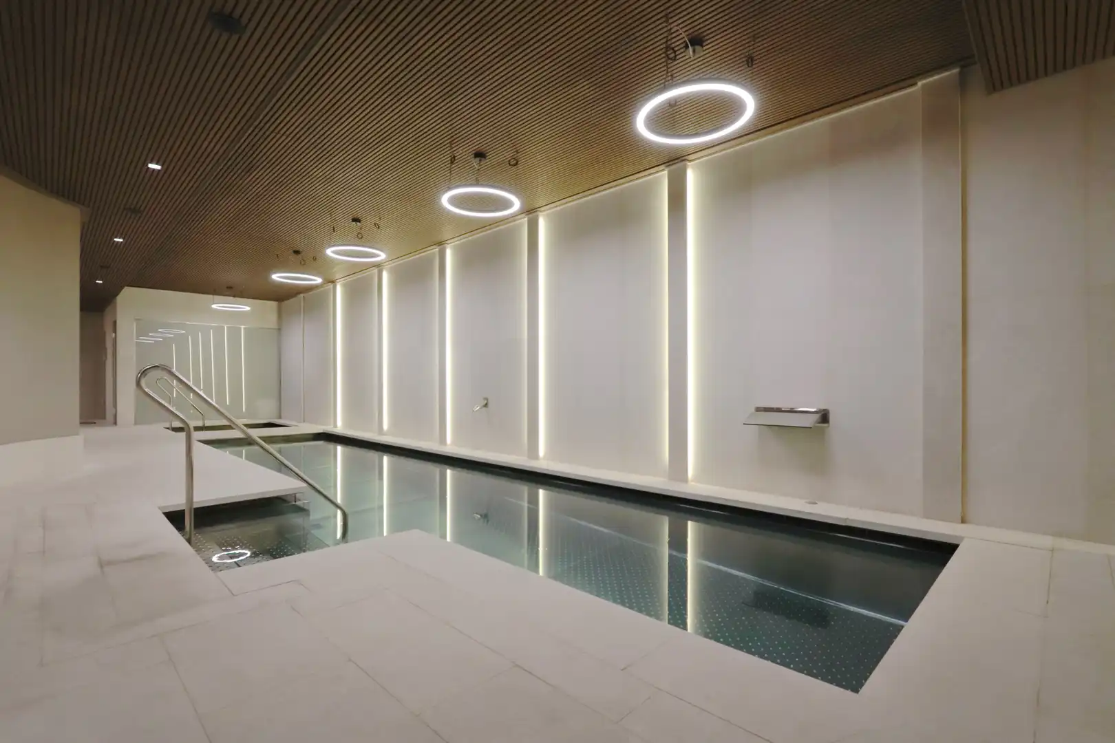 Piscina de Ático en venta en Madrid con Aire acondicionado, Calefacción y Jardín privado