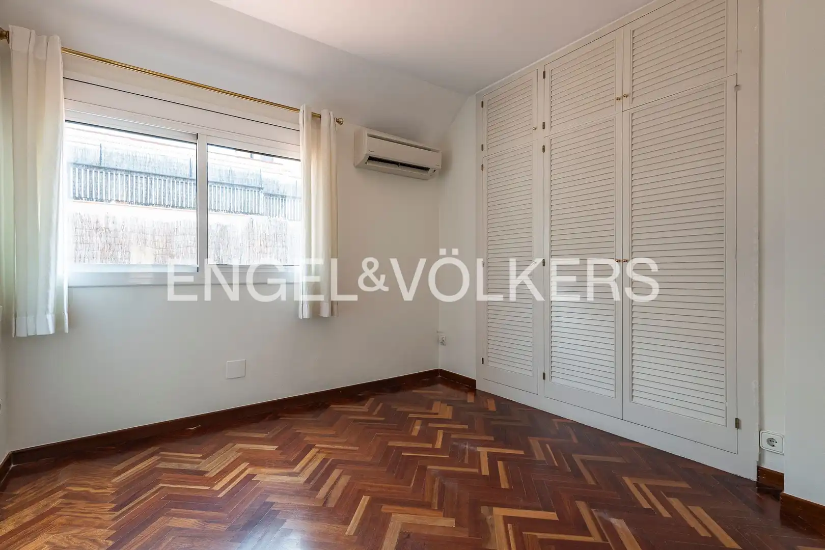 Ático de alquiler en Barcelona con Aire acondicionado, Calefacción y Parquet