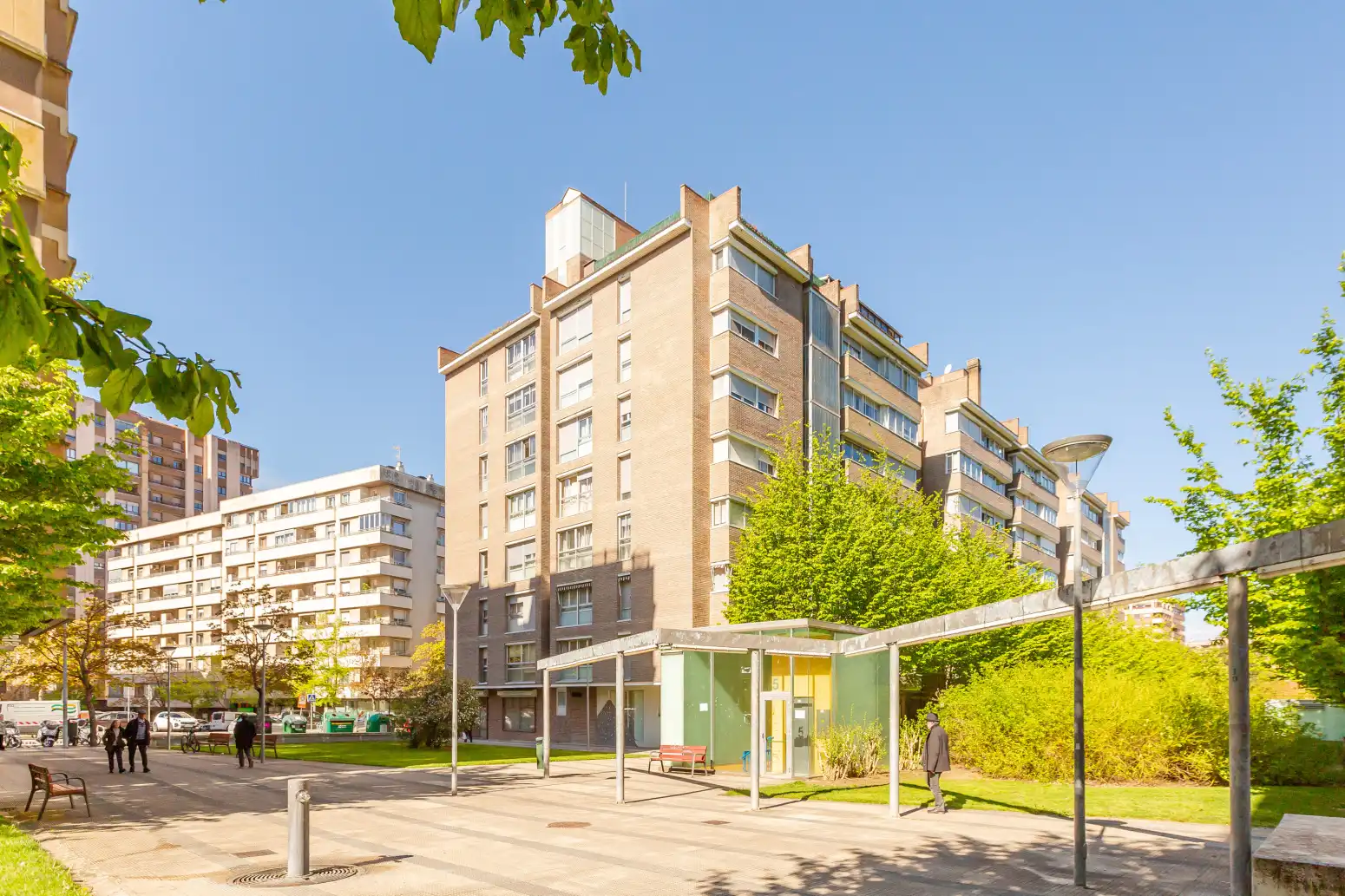 Vista exterior de Local en venta en  Pamplona / Iruña