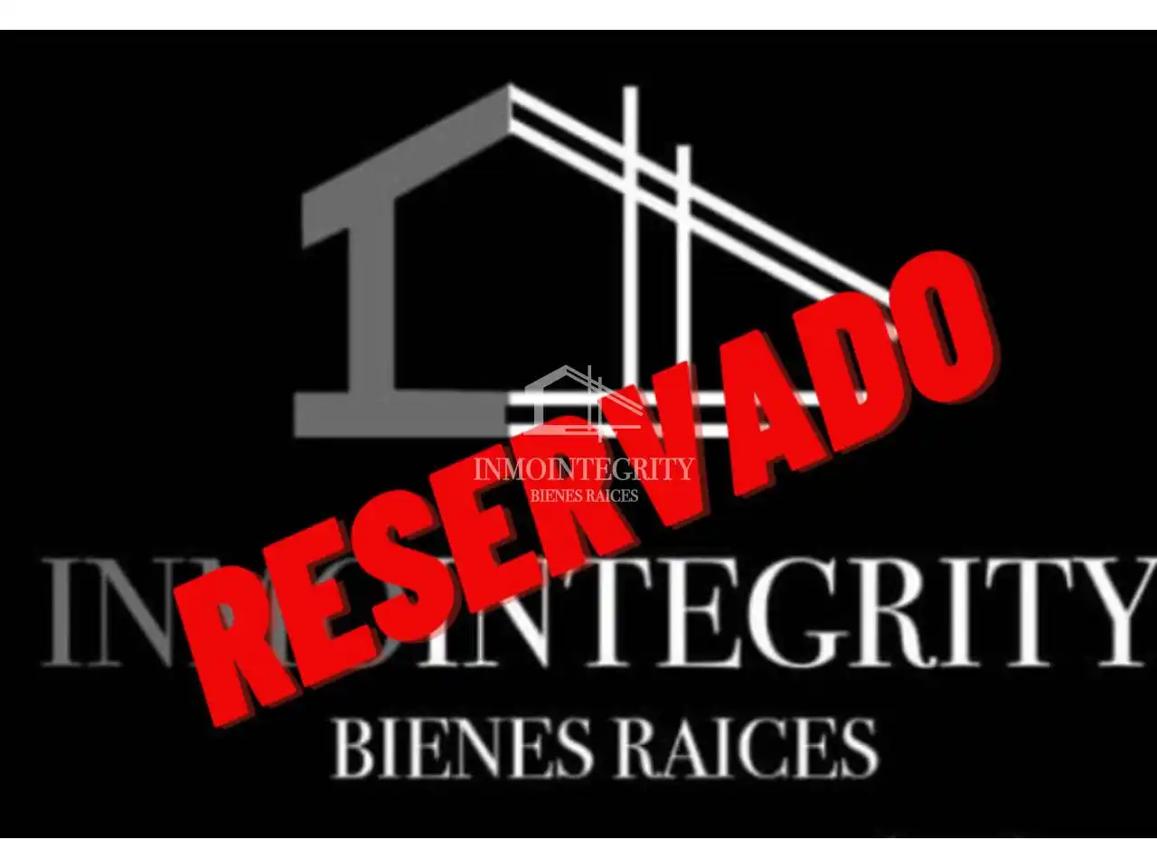 Apartament amb piscina en venda a Calle Amplaries 37