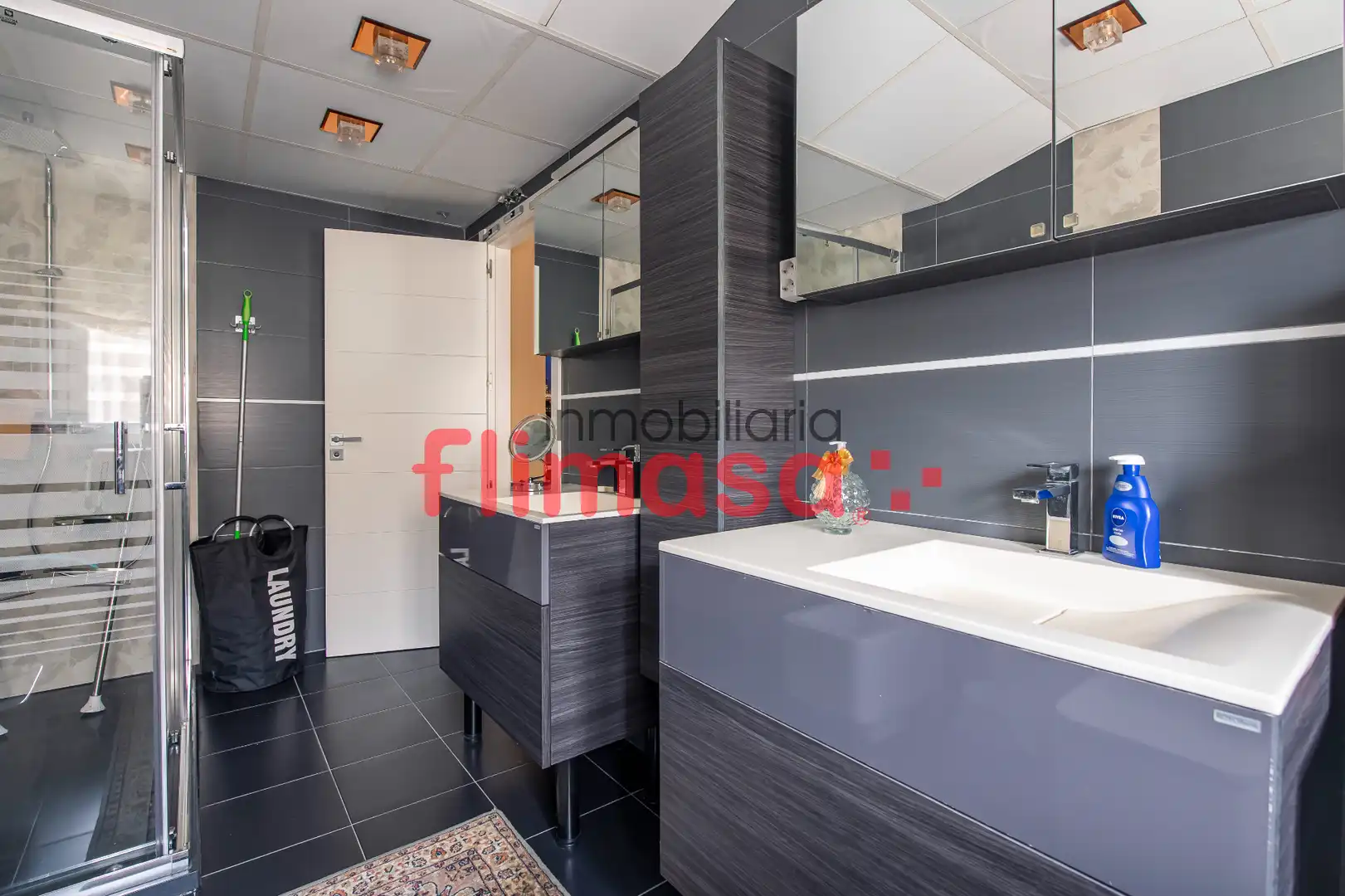 Bathroom of Houses for sale in Villaviciosa de Odón  with Air Conditioner, Heating and Private garden