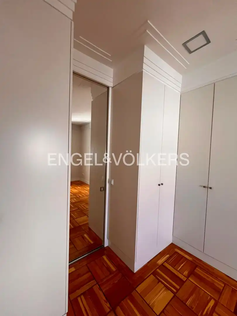 Flat for rent in Madrid  with Air Conditioner and Heating