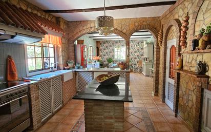 Kitchen of House or chalet for sale in Los Barrios  with Air Conditioner, Terrace and Swimming Pool