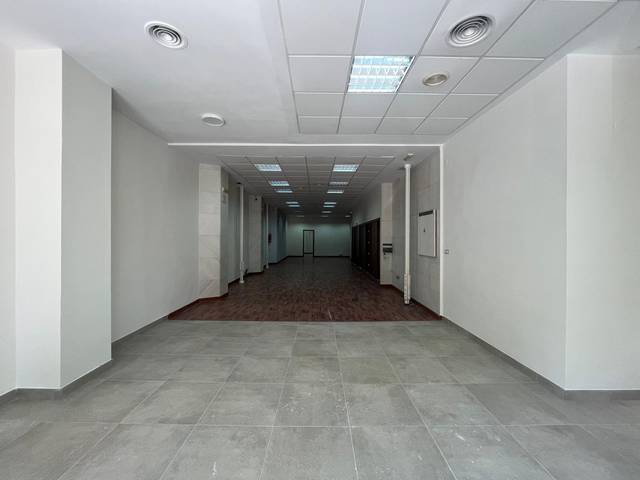 Local comercial en Alquiler en Plaza del Obispo Amigó en Arrancapins