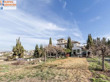 Casa rústica amb piscina en venda a Calle CAJAR