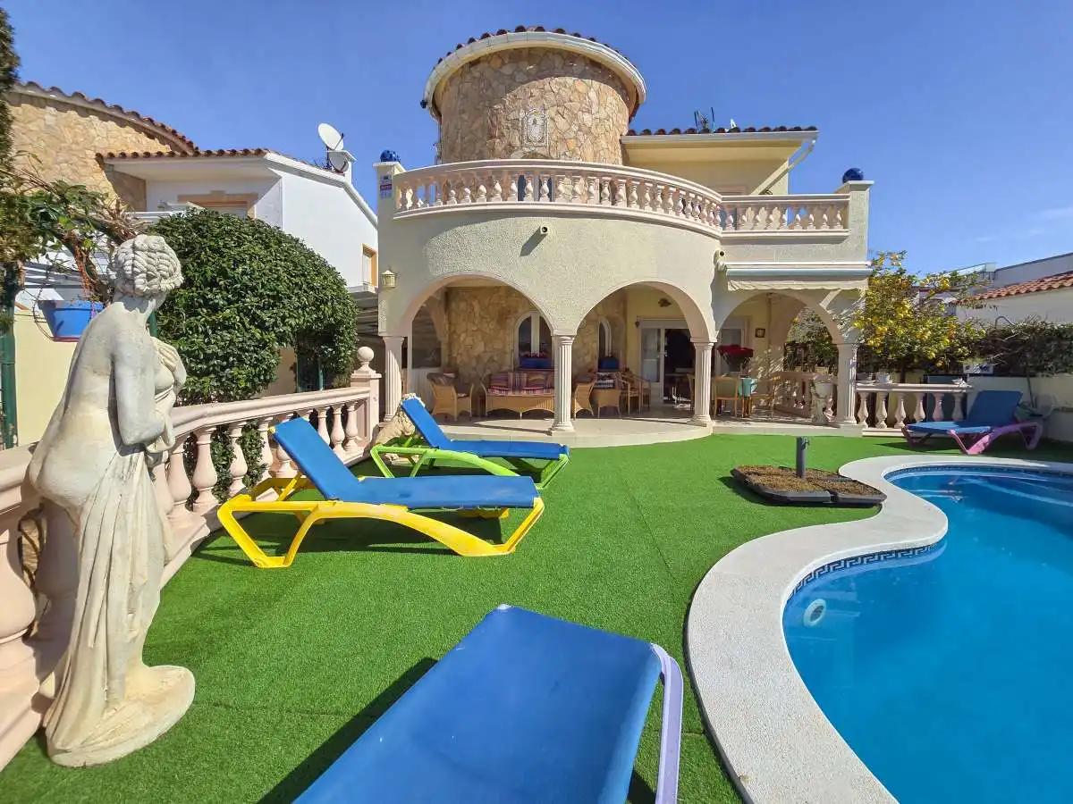 Jardí de Casa o xalet en venda en Empuriabrava amb Calefacció i Jardí privat