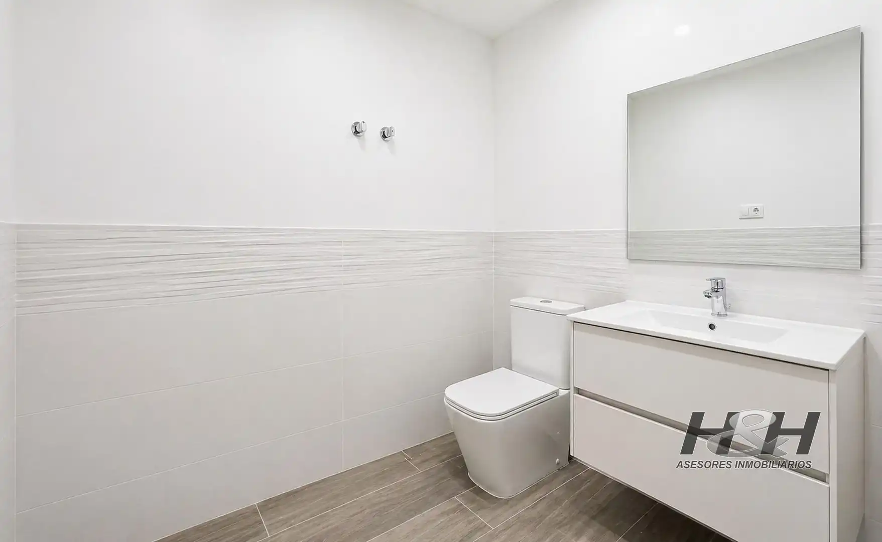 Badezimmer von Geschaftsraum zur Miete in Burjassot