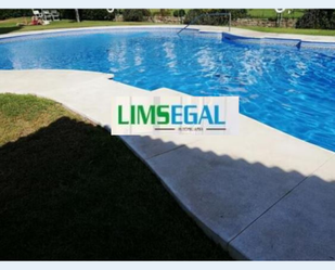 Swimming pool of Flat to rent in Benalmádena  with Air Conditioner