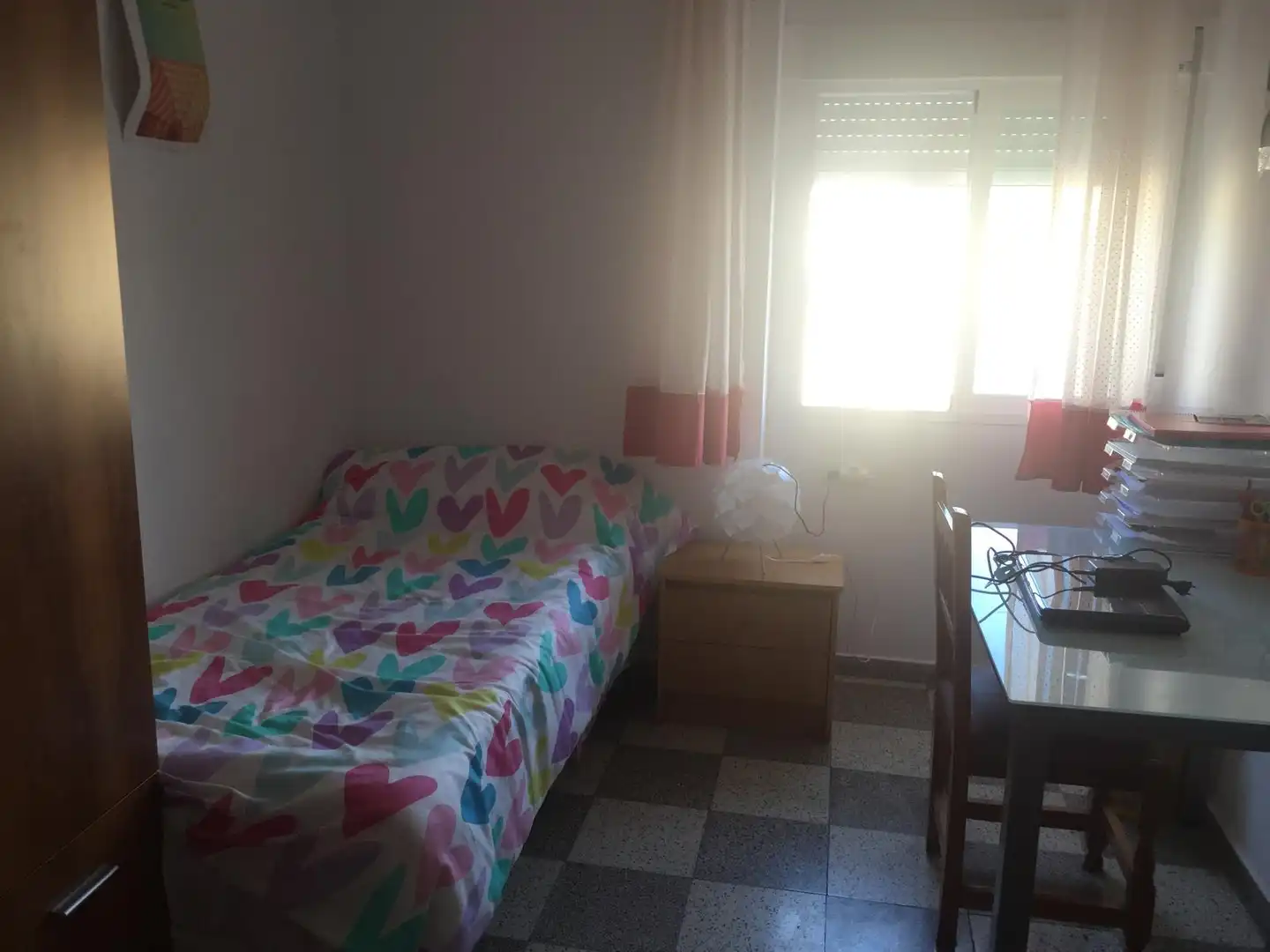 Dormitori de Àtic de lloguer en Granada amb Terrassa, Moblat i Rentadora