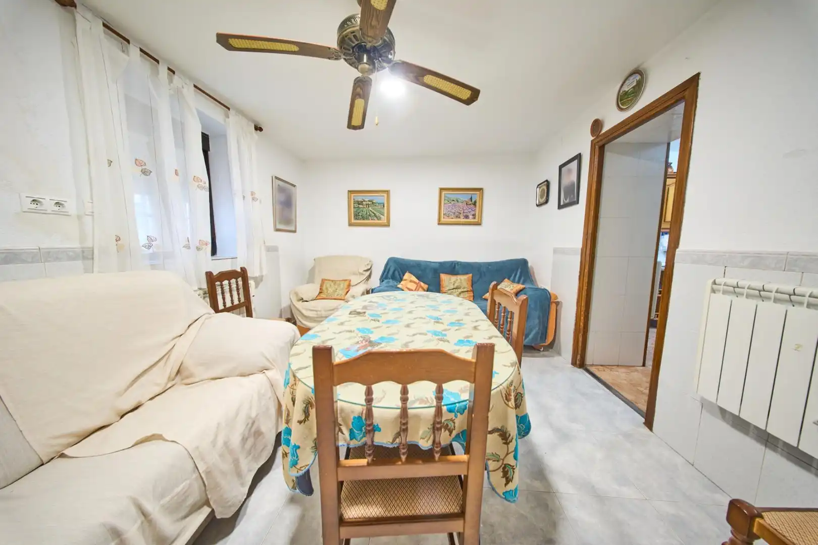 Sala d'estar de Casa o xalet en venda en Moclín