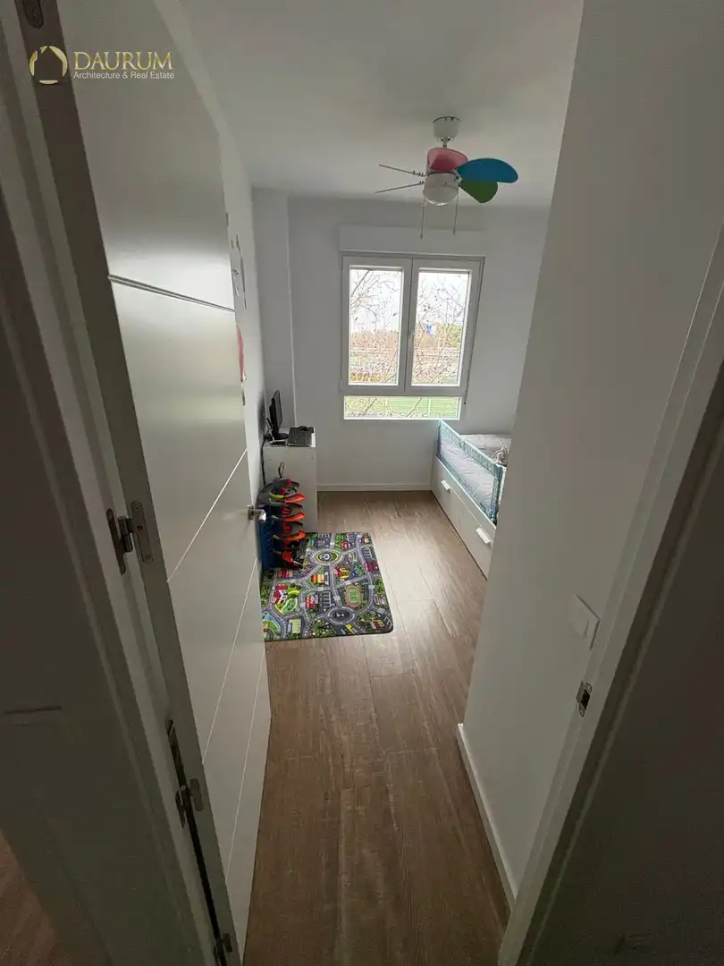 Bedroom of Flat for sale in Madrid  with Heating, Terrace and Storage room